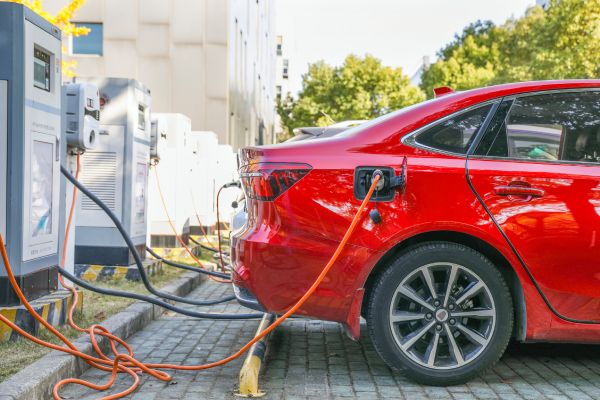 How to Minimize Costs for Commercial EV Charging Station